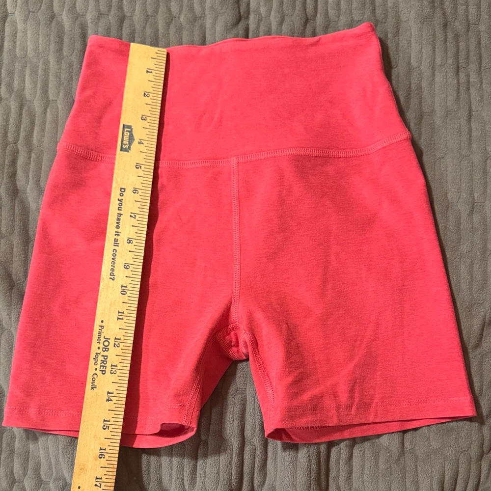 Beyond Yoga Women's High-Waist Pink Biker Shorts - Picture 2 of 8